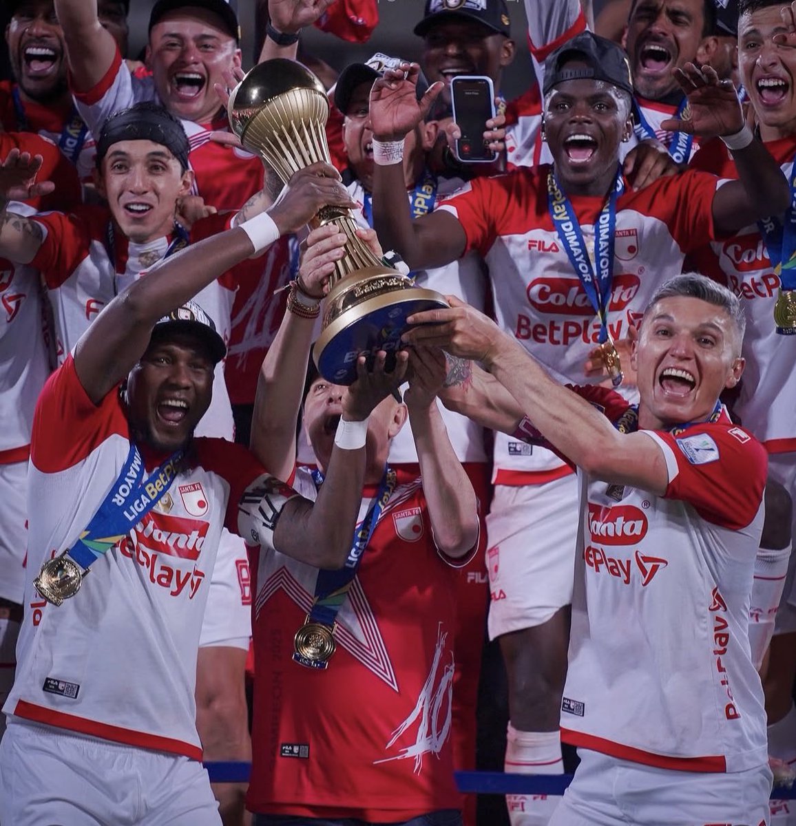 ElMasGrandeCisf's tweet photo. Buenos días solo a los CAMPEONES 🌟🇮🇩 https://t.co/YgRN21xWaA