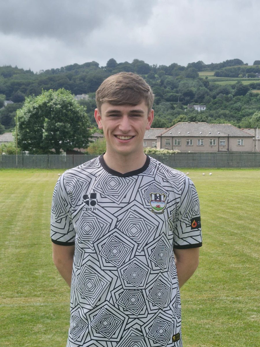 Risca United AFC tweet media