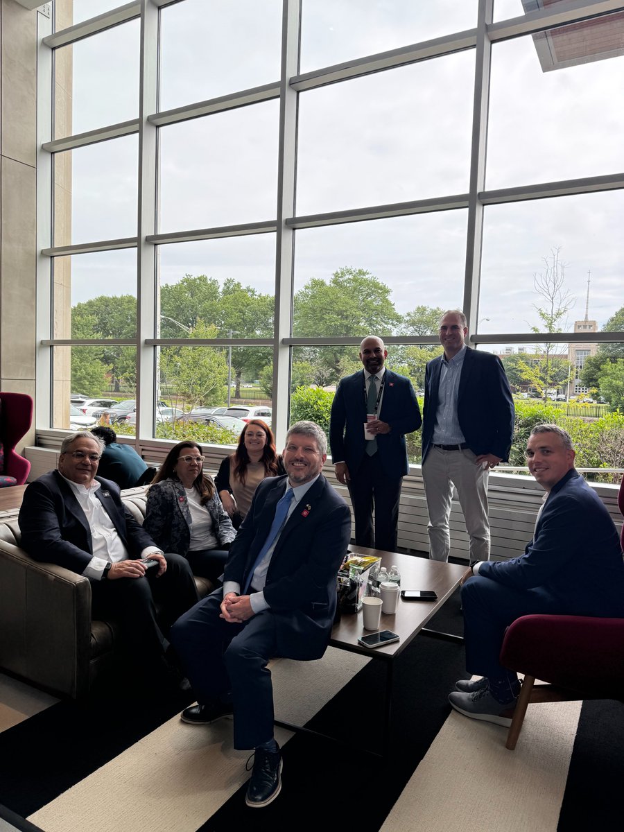 portalinno's tweet image. It was great hosting the New Brunswick Development Corporation (@NBDEVCO) team at Portal Southline during BIO! DEVCO has been a fantastic team to work with, and we're excited to help catalyze innovation in New Jersey when the incubator space at @helixnj opens.