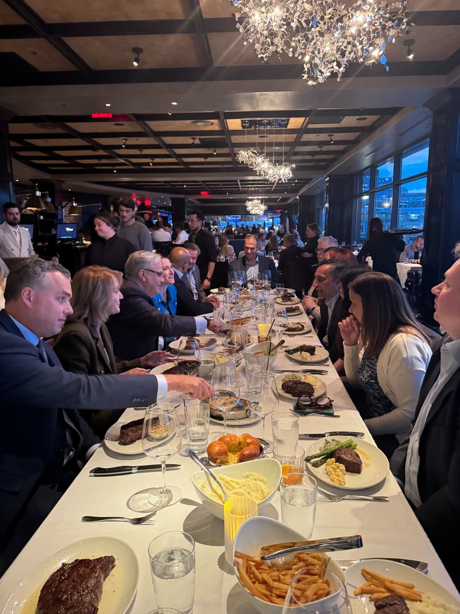 portalinno's tweet image. It was great hosting the New Brunswick Development Corporation (@NBDEVCO) team at Portal Southline during BIO! DEVCO has been a fantastic team to work with, and we're excited to help catalyze innovation in New Jersey when the incubator space at @helixnj opens.