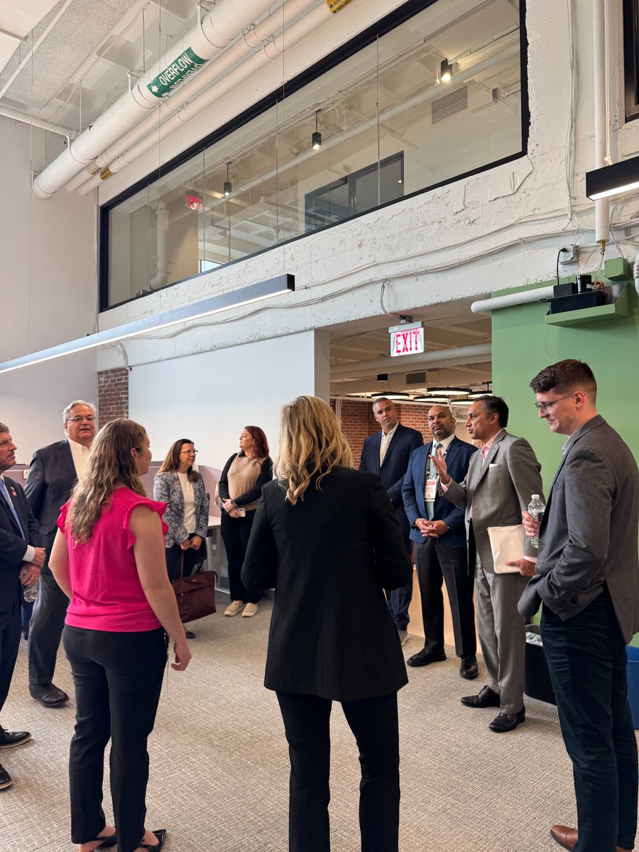 portalinno's tweet image. It was great hosting the New Brunswick Development Corporation (@NBDEVCO) team at Portal Southline during BIO! DEVCO has been a fantastic team to work with, and we're excited to help catalyze innovation in New Jersey when the incubator space at @helixnj opens.