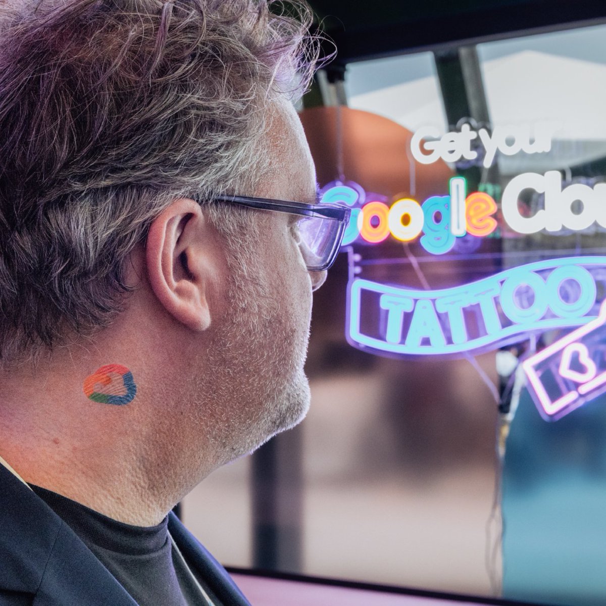 GoogleCloud_DE's tweet image. So kann eure KI-Reise weitergehen 👏 Nach einem großartigen Tag auf dem Summit in München gingen letzte Woche Donnerstag über 1.000 Besucher*innen mit mehr KI-Wissen im Gepäck nach Hause. Verpasst? Triff uns in Düsseldorf oder Zürich: goo.gle/44pL5W9
#CloudSummitDE