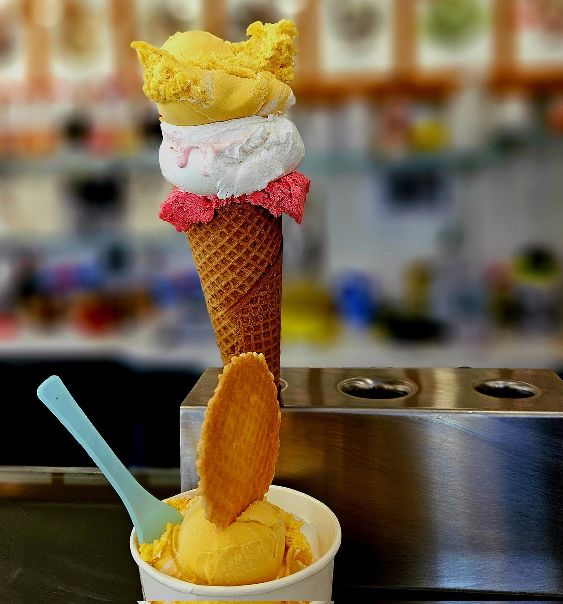 sonnewassonst's tweet image. Und die Frage aller Fragen:
Becher oder Waffel ?

Eis #Genuss
