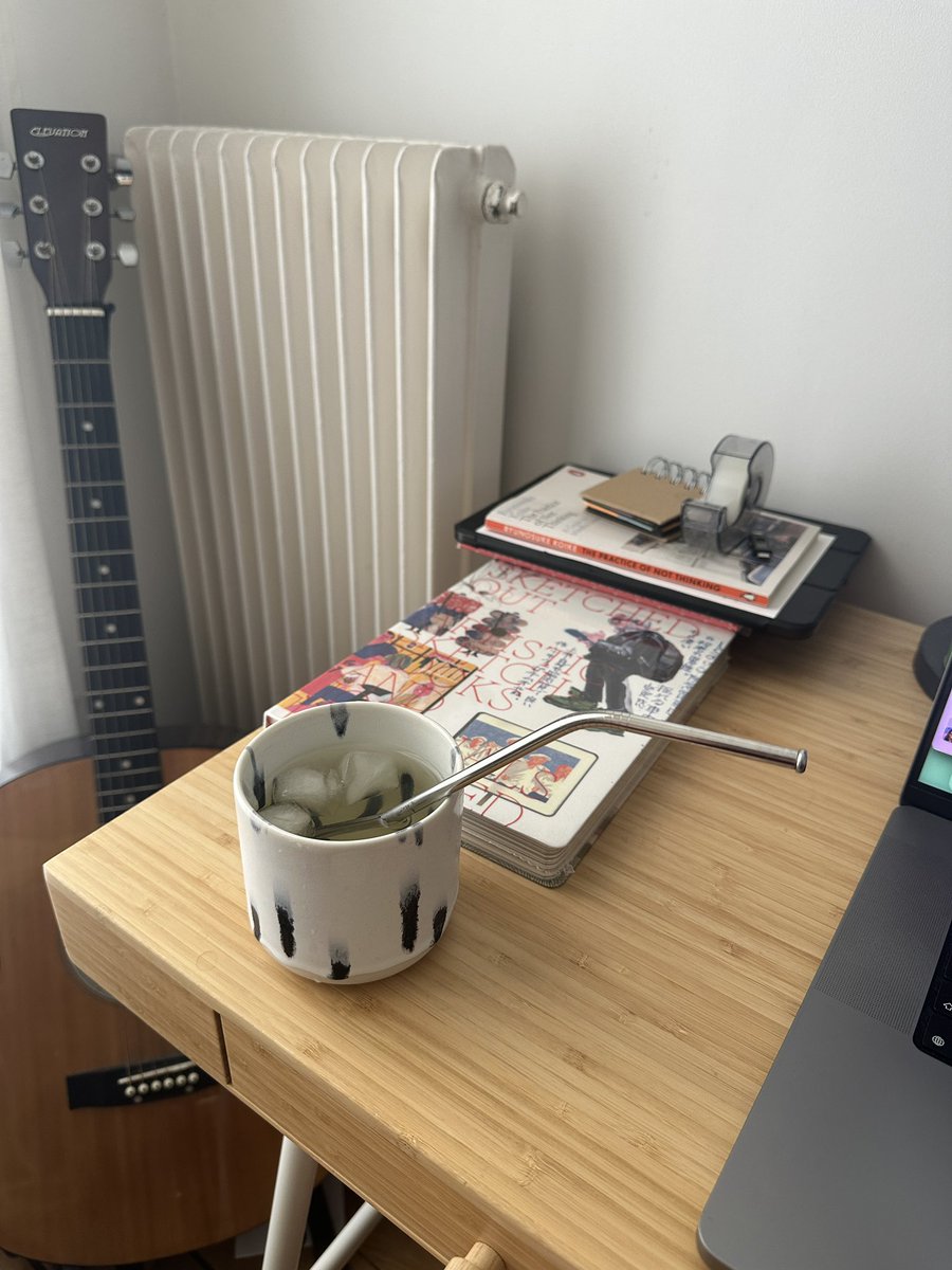 It’s a « drinking iced osmanthus green tea » kinda heatwave day. 🌡️🧊