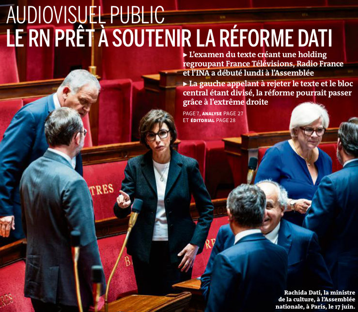 NicoVesco's tweet photo. ⁦@datirachida⁩ + ⁦@RNational_off⁩ = démantèlement du service de l’audiovisuel public. Il n’en n’est pas question et on va se battre ! 👊👊👊Soutien aux collègues de ⁦@radiofrance⁩ ⁦@InvestigationRF⁩ https://t.co/5QMkVHAxre