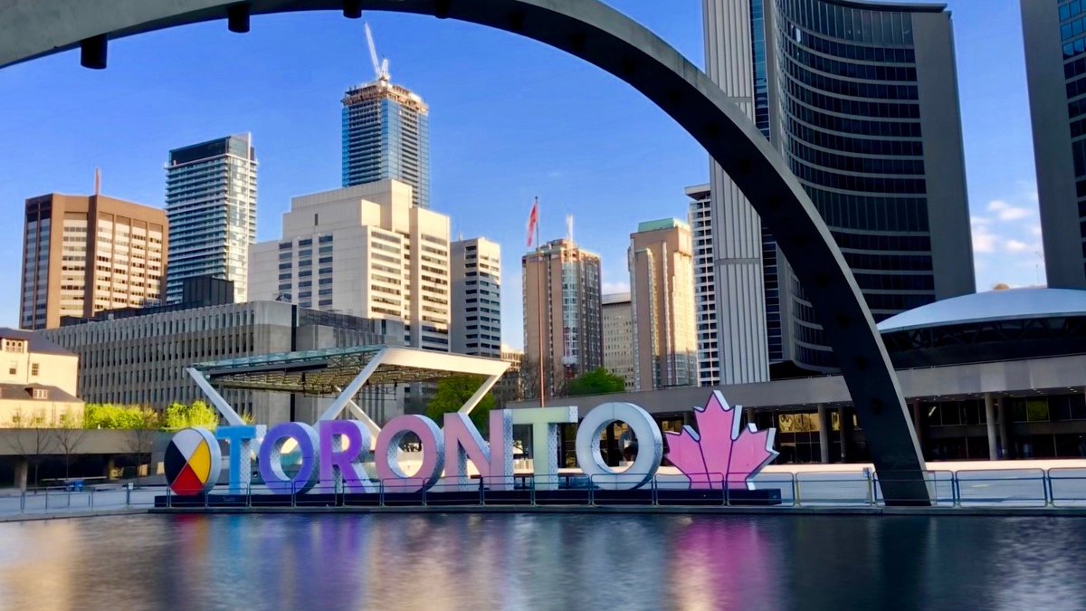AeroportsV's tweet photo. Nouvelle liaison directe entre Toronto et Berlin ! 🌆

▶️ 2 vols hebdomadaires 
▶️ En A321LR
▶️ Vol direct 

👉 https://t.co/AewkRO5KqR

#AirTransat #VisitToronto #BerlinCalling https://t.co/OqA4IwIW2Z