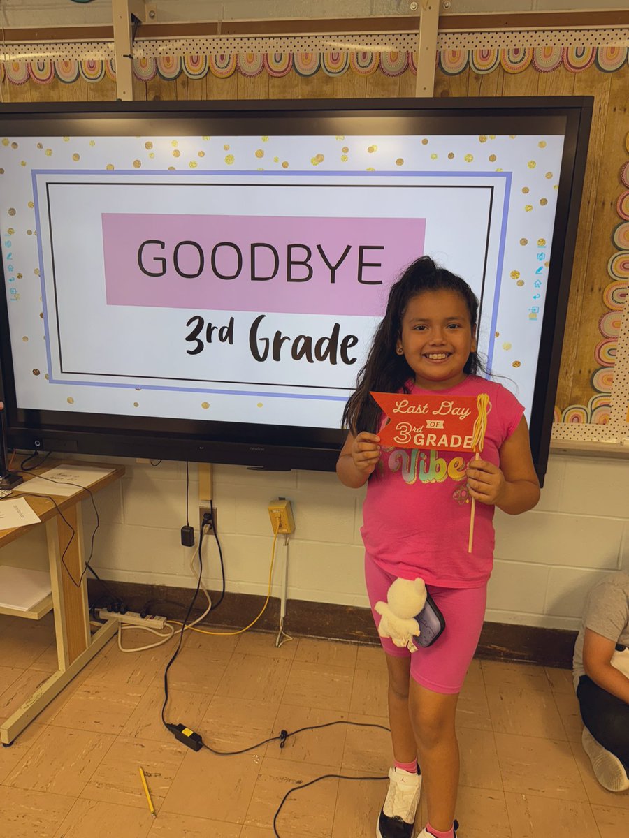 This crew is off to 4th grade! ❤️