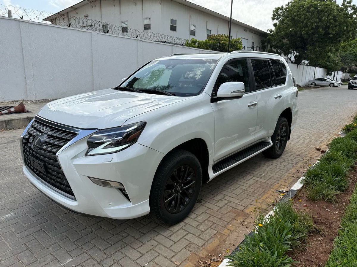 bravado900's tweet photo. Foreign used Lexus GX-460 premium edition, 2021 model, no fault, full option with keyless, 360c reverse camera, refrigerator, Bluetooth/USB ports, headrest DVD player, 

Price 80m

📞08027613455 https://t.co/NMjbYABUGT