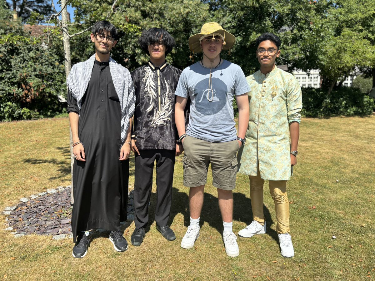 OldAYLESBURIANS's tweet photo. Wonderful to see students embracing Culture Day at AGS! 🌍 A celebration of the diversity across our community, with students wearing cultural dress and lessons including a focus on identity and belonging. #CultureDay #AGSCommunity https://t.co/fyDcajKBXQ