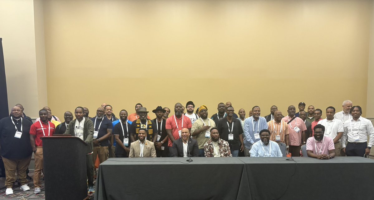 Over 40 plus black male librarians unite to support each other!! We make up less than 1% of the field!! Share this post please!! Librarians are LEADERS OF THE NEW COOL!