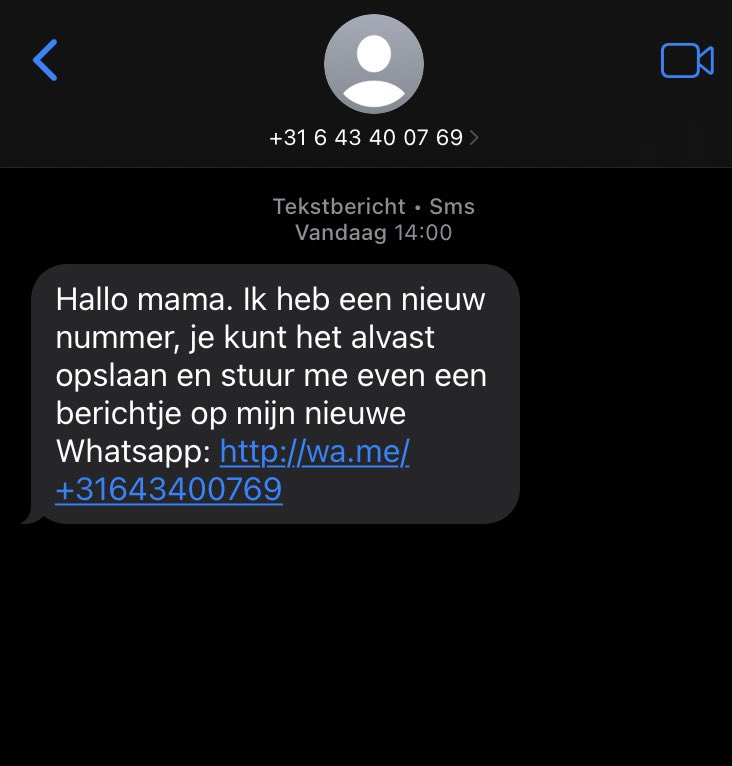 FS4Bizz's tweet photo. In korte tijd via #sms 2 #phishing berichten ontvangen - in het eerste was ik nog ‘papa’, inmiddels gepromoveerd tot ‘mama’
#fraude #politie https://t.co/F3PuAE3DVQ
