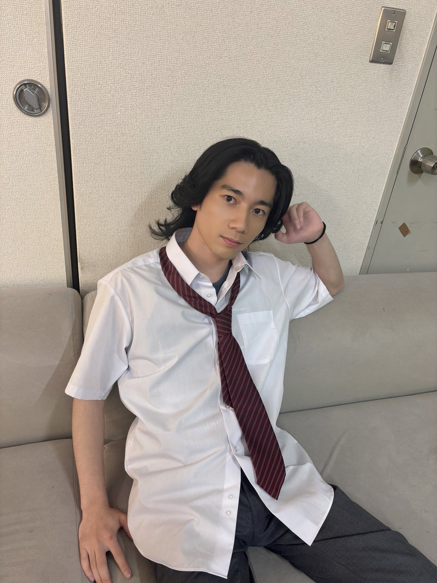 #BELOVED2025 
兵庫公演ありがとうございました！
閉館前のアイホールさんで演劇できてよかったです。
3日から始まる東京公演もよろしく！
慎ちゃんがくれた服着てやっと3人で撮れた