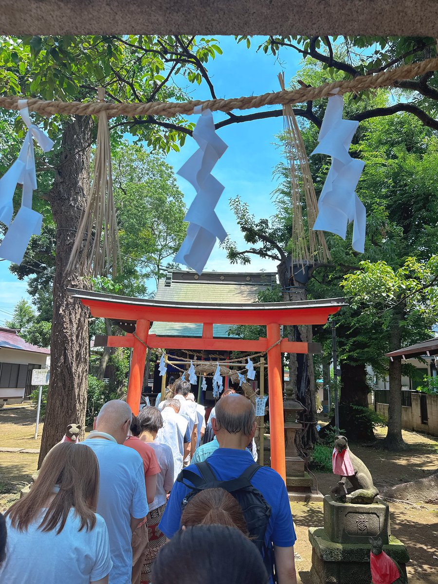 TOMOKI_SUGINAMI's tweet photo. 夏越の大祓で、令和7年上半期の罪穢れを祓っていただきました。

杉並区議会第2回定例会は、左派連中の乱痴気騒ぎのおかげで会期が延長しましたが、今日でなんとか閉会。

区議会後にも大祓があってよかったです。

#杉並区議会 #自民党 #夏越の大祓 https://t.co/dHNoKmNkbT