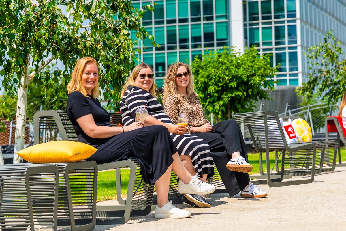 ORLEN Unipetrol (@orlenunipetrol) on Twitter photo Léto ☀️ chutná nejlépe ve správné společnosti – a tu u nás rozhodně máme! 🙌 Naši zaměstnanci byli mezi prvními, kdo mohl ochutnat letošní novinky z nabídky #StopCafe, které jsou už nyní k dispozici na čerpacích stanicích #ORLEN. A protože jsme chtěli, aby si to opravdu užili, Léto ☀️ chutná nejlépe ve správné společnosti – a tu u nás rozhodně máme! 🙌 Naši zaměstnanci byli mezi prvními, kdo mohl ochutnat letošní novinky z nabídky #StopCafe, které jsou už nyní k dispozici na čerpacích stanicích #ORLEN. A protože jsme chtěli, aby si to opravdu užili,