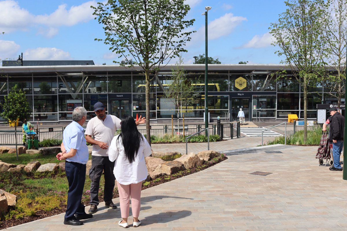 Snipe Gardens is NOW OPEN! 🌿

Located right outside the bus station, this new green space is one of the first things people see when they arrive in Oldham, so it was important to make it open, welcoming &amp; easy to walk through 😍

Find out more 👉 oldham.gov.uk/news/article/2…
