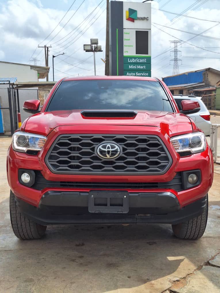 bravado900's tweet photo. Newly arrived 2019 Toyota Tacoma with leather interior &amp; thumbstart ignition.

Price 42m
Settlement 200k

📞08027613455 https://t.co/kKIA61gQH2