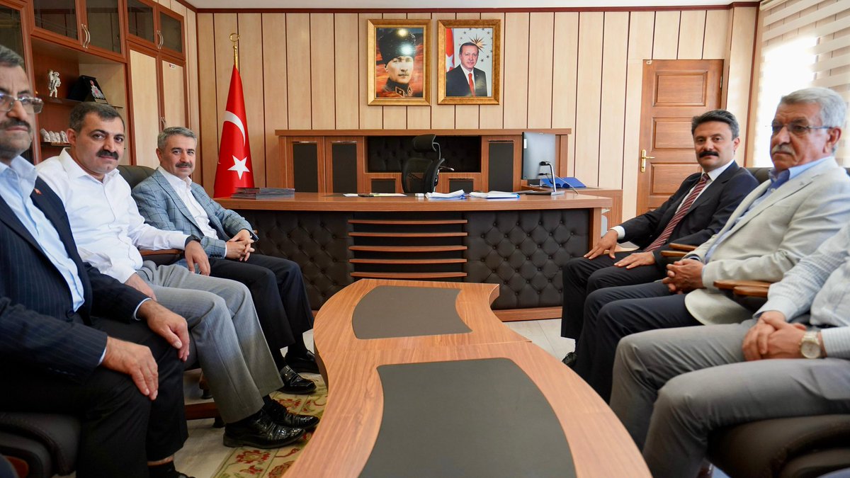 Milletvekilimiz Sayın Mustafa Alkayış, Sayın Kaymakam Dr. Ahmet Oğuz Aslan’ı makamında ziyaret etti.

Ziyarette, ilçeye yönelik yapılan ve planlanan çalışmalar üzerine görüş alışverişinde bulunuldu.