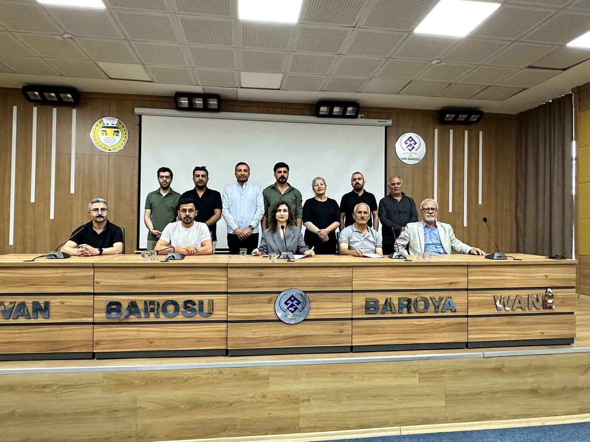 ÖHD Van Şubesi olarak, TBMM’den geçen torba yasaya karşı TBB Çevre ve Kent Hukuku Komisyonu öncülüğünde tüm baroların eş zamanlı gerçekleştirdiği basın açıklamasına katıldık.