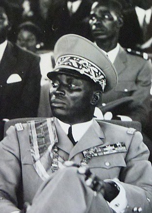 kodjo_vi's tweet photo. Faut savoir que Gnassingbé père a servi dans l'armée coloniale française notamment en Indochine et en Algérie en tant que tortionnaire. Qd on voit la répression que subit le peuple togolais, ça ressemble bcp à ce qui était pratiqué en Algérie par les officiers coloniaux français. https://t.co/accCMkeXFb