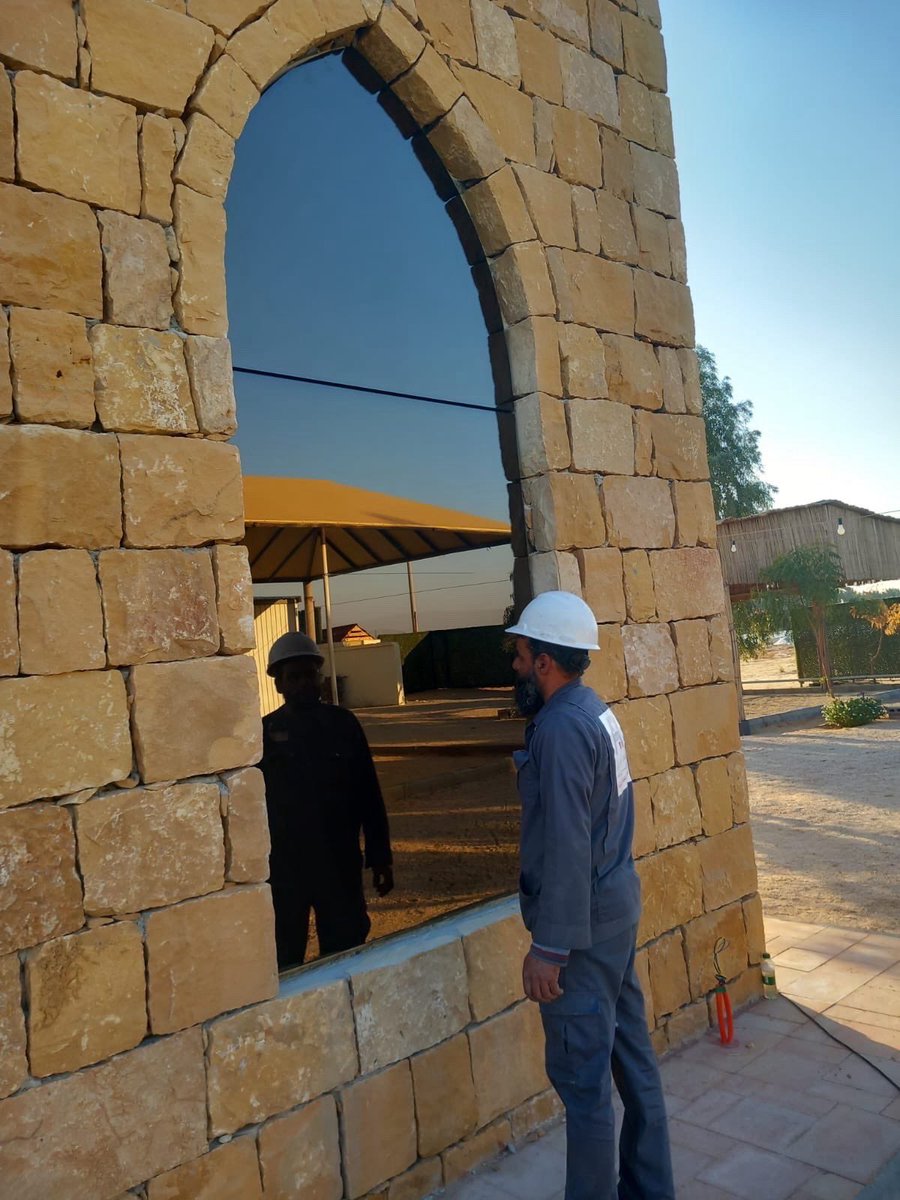 QmmRabl's tweet image. من أول نظرة… الزجاج شدّ الانتباه!
ما هو مجرد خيار، هذا هوية. ✔️يعكس فخامة المكان ويضيف هدوء بصري وأناقة تندر تلقاها. امتزاج الحجر الطبيعي مع الزجاج الحديث؟
قمة الذوق المعماري!