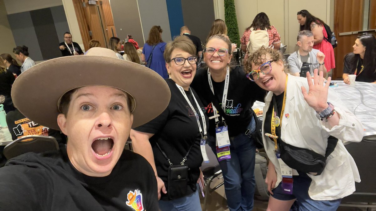 jblakemccrary's tweet photo. #ISTELive @farmerfaubs #coffeeedu @alicekeeler https://t.co/YFRAFyI1Pb