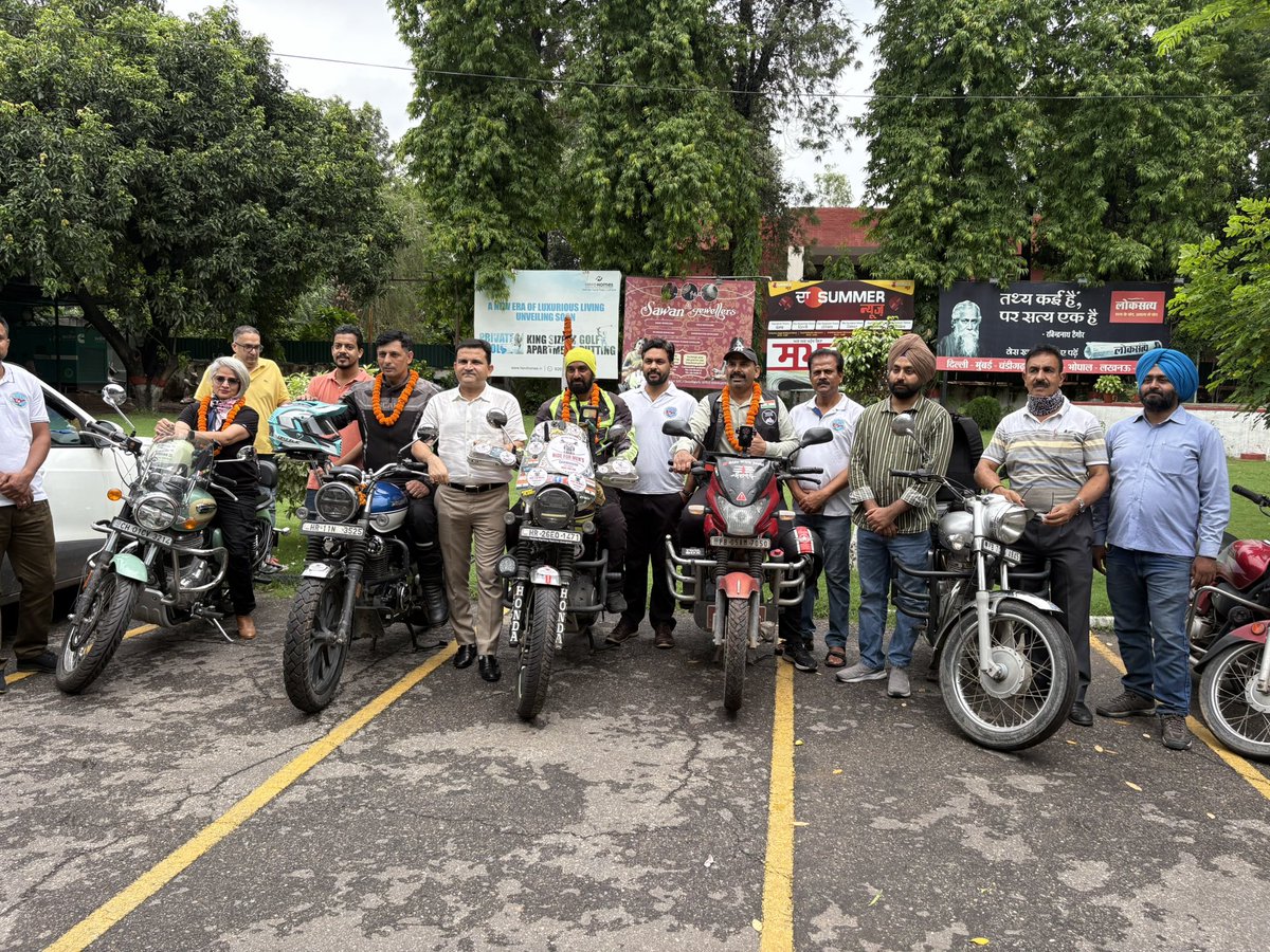 sifchandigarh's tweet photo. Historic first ever longest nationwide bike ride Part 2.0 reached Chandigarh on the 31st Day #Ride4MensCommission
16000+ kms - 20 states - 37 days
Bikers on a mission to demand men’s commission in India welcomed by the SIF-Chandigarh team.
#Ride4Men
#Ride4Cause
@WeAreSIF https://t.co/cIcAzh9YKS