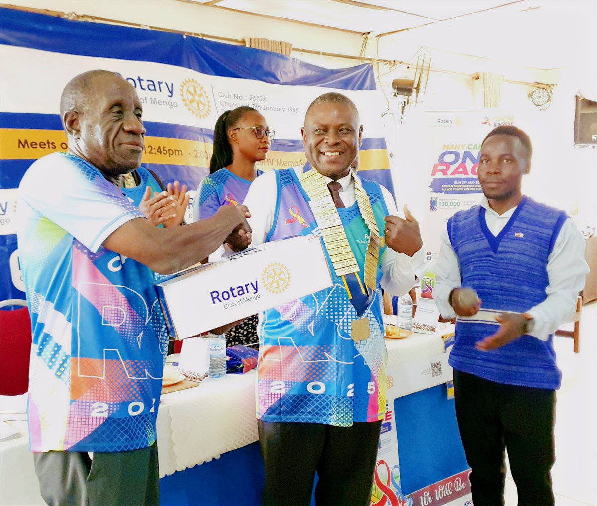 DGEDanielDdam's tweet image. The June 30th Rotary tradition
Today, we witnessed President Pafra of @RCMengo1988 gracefully hand over the instruments of power—booking his seat in Kirasha.
A day of honor, gratitude, and well-deserved reimbursements for a job excellently done.
