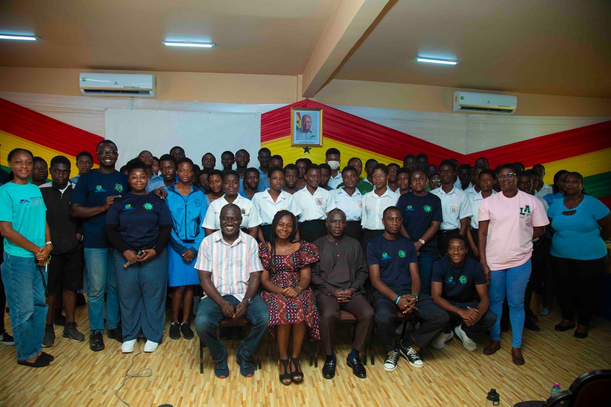 YouthNREGGh's tweet photo. 1/3
Last Friday, 27th June 2025, we officially launched the Young Energy Transition Advocates (YETA) together with our partners, NaDMO KoKMA.

The initiative will see us engage with selected visual arts students from 2 schools;... https://t.co/m3SCVfFiNH