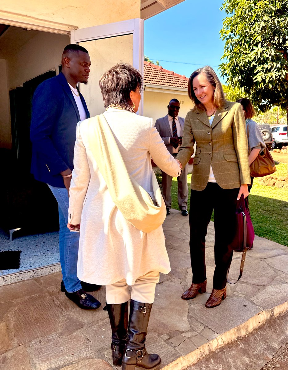 chiefkoti's tweet image. #WhileAtWork I was honored to get a rare visit from @USEmbZim Ambassador Pamela Tremont! 

We delved into a conversation about leadership &amp;amp; the Zim-U.S. trade landscape. She highlighted that despite sanctions taking center stage, she confirmed that over US$5 BILLION in US support…
