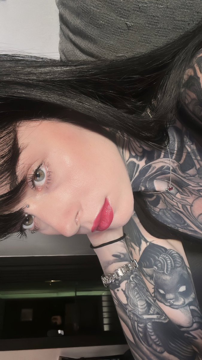 neli 🕷️ tweet media