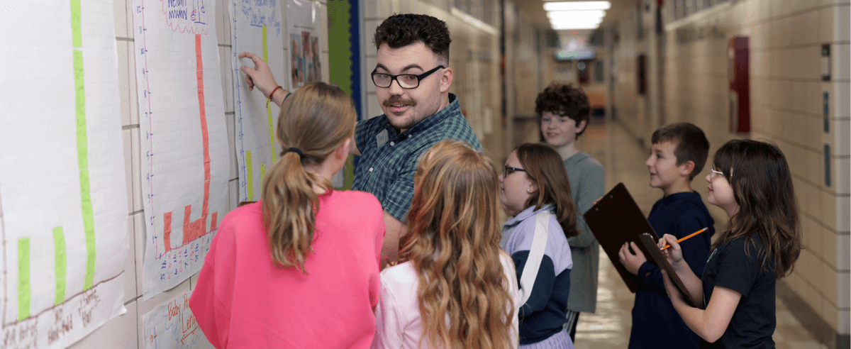 eku's tweet image. EKU is proud to be a School of Opportunity, and that starts by empowering those already making a difference in our schools. Through our Option 9 program, paraeducators can earn a teaching certificate in just 3 years while working in their school.💡📚
🔗: eku.edu/news/nicholas-…