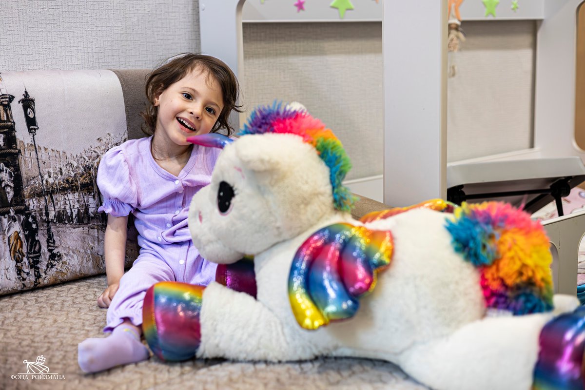 roizmanfond's tweet image. Соня родилась весом всего 970 граммов. В первые дни жизни кроха пережила несколько остановок сердца и операцию на мозге. Диагноз Сони — ДЦП. Девочка делает большие успехи в реабилитации, но ей необходимы регулярные занятия. 
Давайте поможем вместе: roizmanfond.ru/srochnaya-pomo…