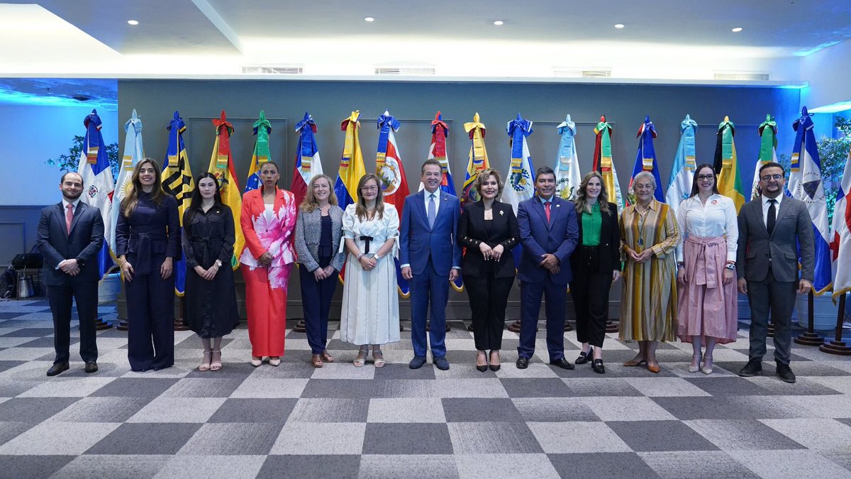 SELA (@selainforma) on Twitter photo 📌 Autoridades de América Latina y el Caribe llamaron a integrar perspectiva de género como eje estratégico en políticas de competencia 🌎
🌐 ¡Más información aquí! ➡️ sela.org/autoridades-de…
🔷 ¡#MásyMejorIntegración! 🫂 <a href="/PCompetenciaRD/">ProCompetencia</a> <a href="/ocdeenespanol/">OCDE ➡️ Mejores Políticas para una Vida Mejor</a> 🌎
📍 <a href="/MIREXRD/">Cancillería de República Dominicana</a> 🇩🇴 📌 Autoridades de América Latina y el Caribe llamaron a integrar perspectiva de género como eje estratégico en políticas de competencia 🌎
🌐 ¡Más información aquí! ➡️ sela.org/autoridades-de…
🔷 ¡#MásyMejorIntegración! 🫂 <a href="/PCompetenciaRD/">ProCompetencia</a> <a href="/ocdeenespanol/">OCDE ➡️ Mejores Políticas para una Vida Mejor</a> 🌎
📍 <a href="/MIREXRD/">Cancillería de República Dominicana</a> 🇩🇴