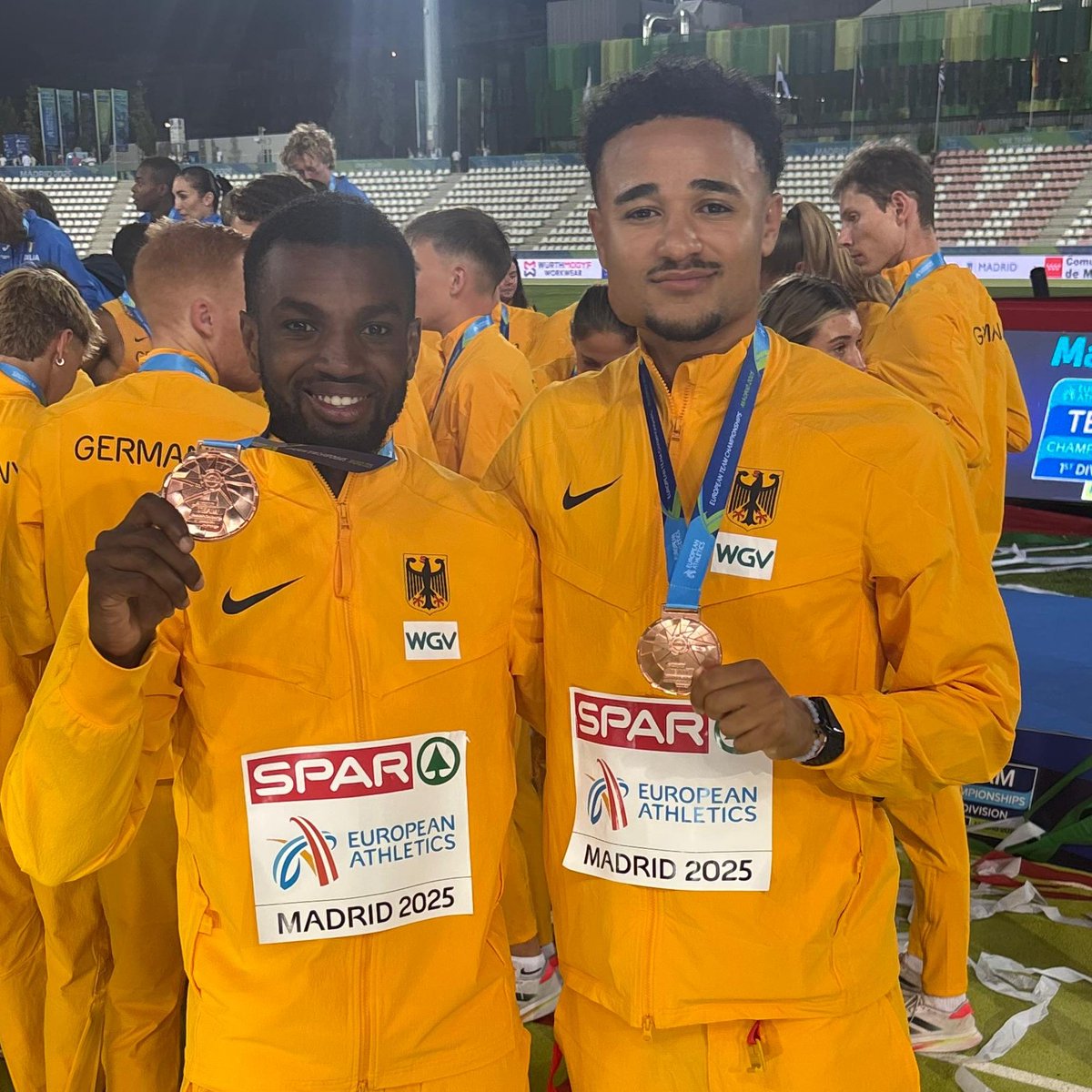 Leichtathletik: #HSV-Duo holt Bronze bei Team-EM 🥉

Lucas Ansah-Peprah und Manuel Mordi waren Teil des deutschen Aufgebots, das in Madrid den Sprung auf das Siegertreppchen schaffte. ➡️ bit.ly/HSVeV1573

#nurderHSV