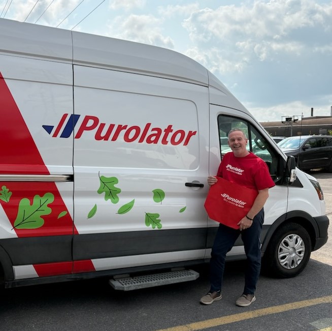 Bravo à Ron Kennedy, chef de district au Québec, qui lutte contre la faim avec son équipe! Malgré le dur hiver, notre équipe de Ville Saint-Pierre a livré plus de 2 000 lb de denrées aux banques alimentaires! ❤️ Une belle contribution!ow.ly/loHu50WhxQV 

#BlitzContreLaFaim