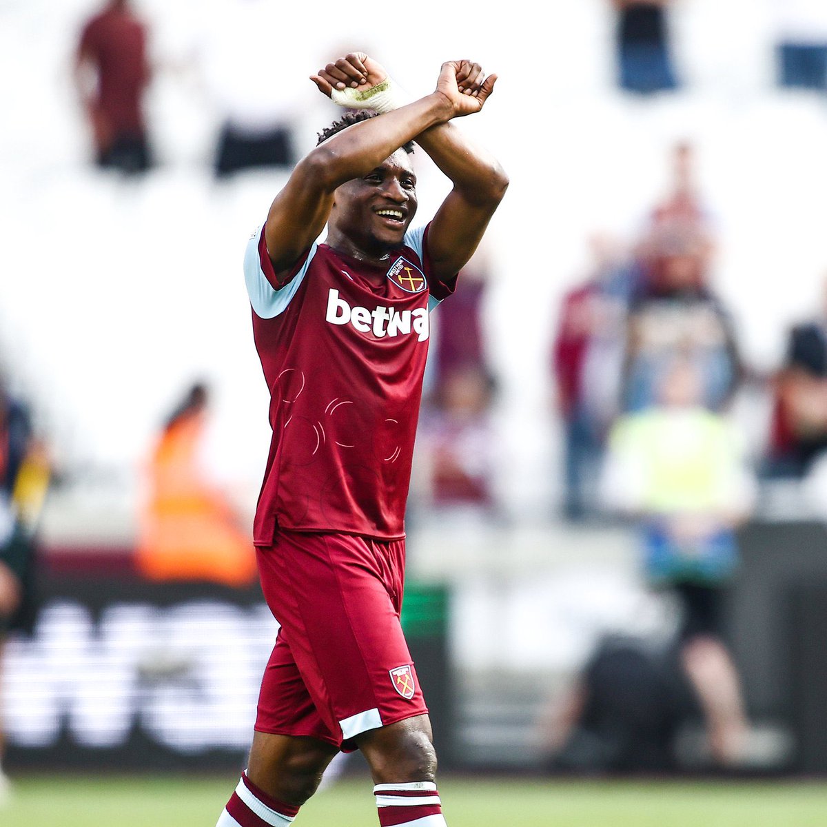 Tottenham Hotspur’un, sözleşmesinde €99M’luk serbest kalma maddesi yer alan Muhammed Kudus için yaptığı £50M’luk teklif reddedildi.