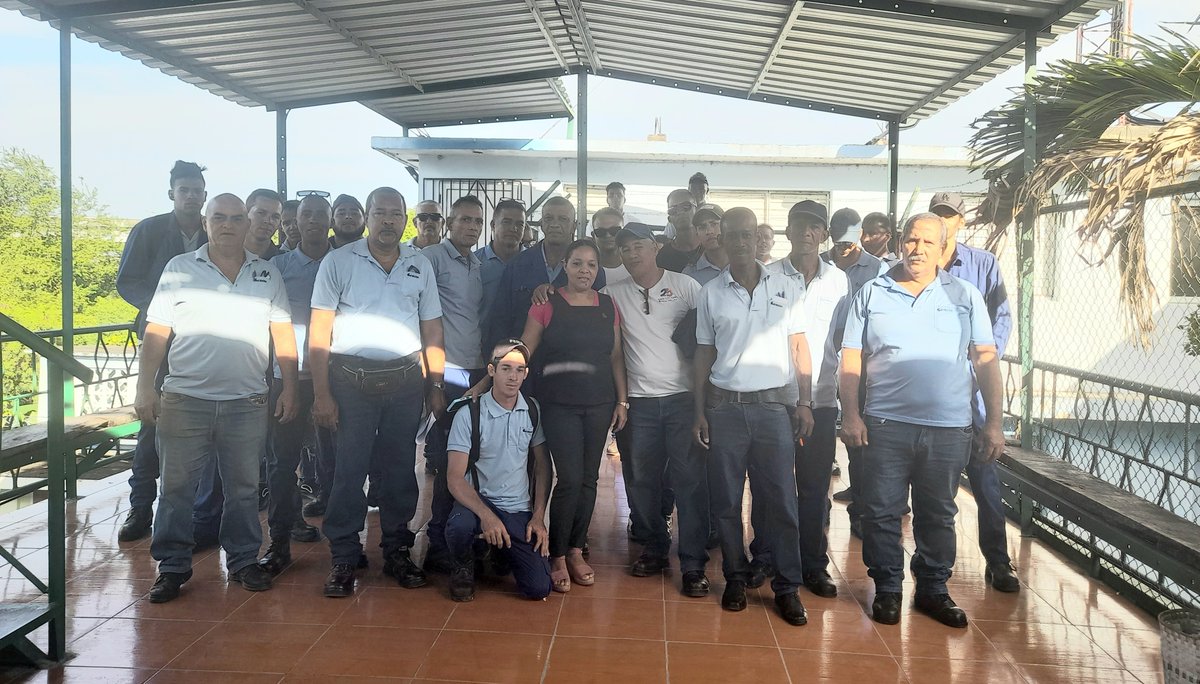 #RedAccesoGT#
💪NuestraGenteAzulTrabaja💪
La Unidad Operativa y de Fibra Óptica, después del Matutino, lista para iniciar la semana con mayor productividad.
#EtecsaTeAcompaña 
#Etecsa