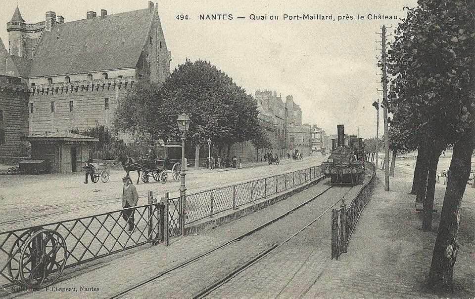 #Nantes, quand le train longeait les quais de Nantes depuis la gare jusqu’à Chantenay #Bretagne 1910