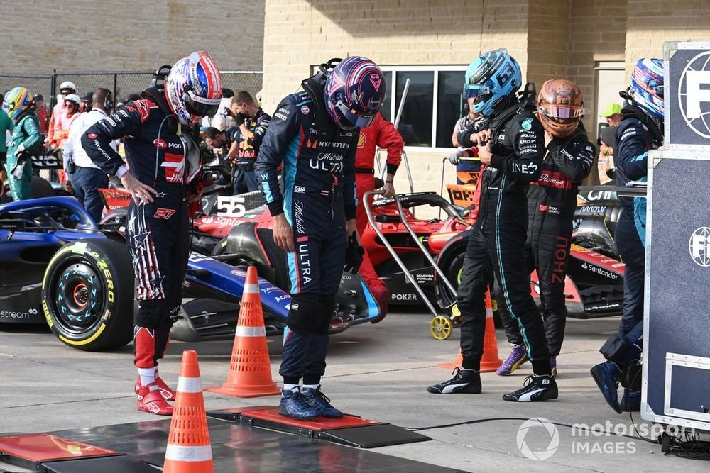 out of context Peter Bonnington tweet media