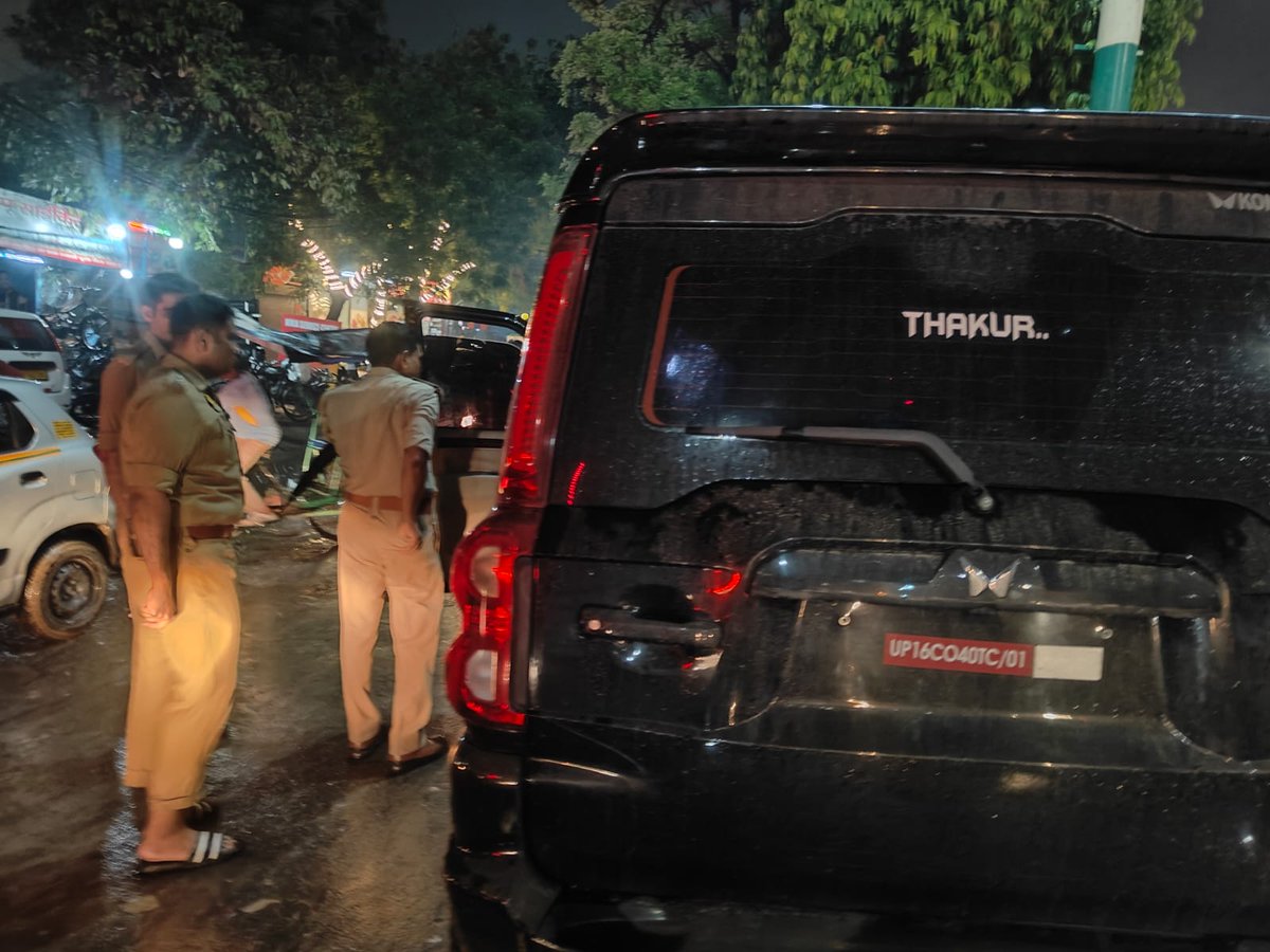 .<a href="/dcptrafficnoida/">DCP Traffic Noida</a> द्वारा सेक्टर–60 अंडरपास मार्ग पर यातायात व्यवस्था का निरीक्षण किया गया तथा काली फिल्म लगे एवं यातायात नियमों का उल्लंघन करने वाले वाहनों के विरुद्ध अभियान चलाकर कार्यवाही की गई एवं कार्यवाही को निरंतर जारी रखने हेतु संबंधित को दिशा–निर्देश दिए गए।