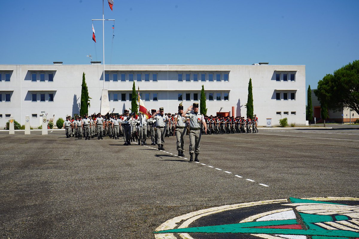 Brigade du génie (@brigadedugenie) on Twitter photo Ce lundi a eu lieu la passcom régimentaire du <a href="/cdc31RG/">chef de corps 31RG 🌍🇫🇷</a>, présidée par le GBR BIZIEN, commandant la BGEN. Après 2 ans à la tête du régiment, le COL SEGUIN a rendu le commandement. Le COL CAIRE a quant à lui reçu le commandement devenant ainsi le 69e CDC du 31e RG <a href="/CommandementALT/">Commandement appui et logistique de théâtre</a> Ce lundi a eu lieu la passcom régimentaire du <a href="/cdc31RG/">chef de corps 31RG 🌍🇫🇷</a>, présidée par le GBR BIZIEN, commandant la BGEN. Après 2 ans à la tête du régiment, le COL SEGUIN a rendu le commandement. Le COL CAIRE a quant à lui reçu le commandement devenant ainsi le 69e CDC du 31e RG <a href="/CommandementALT/">Commandement appui et logistique de théâtre</a>
