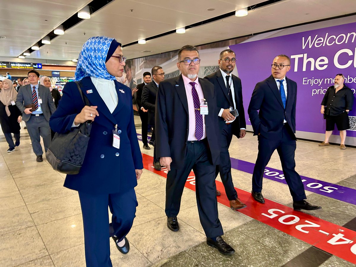 Malezya Ulaştırma Bakan Yardımcısı'ndan ISG'ye Ziyaret!

Küresel Ulaştırma Bağlantıları Forumu 2025 kapsamında İstanbul'da bulunan Malezya Ulaştırma Bakan Yardımcısı Sn. Hasbi Habibollah, Malezya İstanbul Başkonsolosu Sn. Ahmad Amiri Abu Bakar eşliğinde Sabiha Gökçen