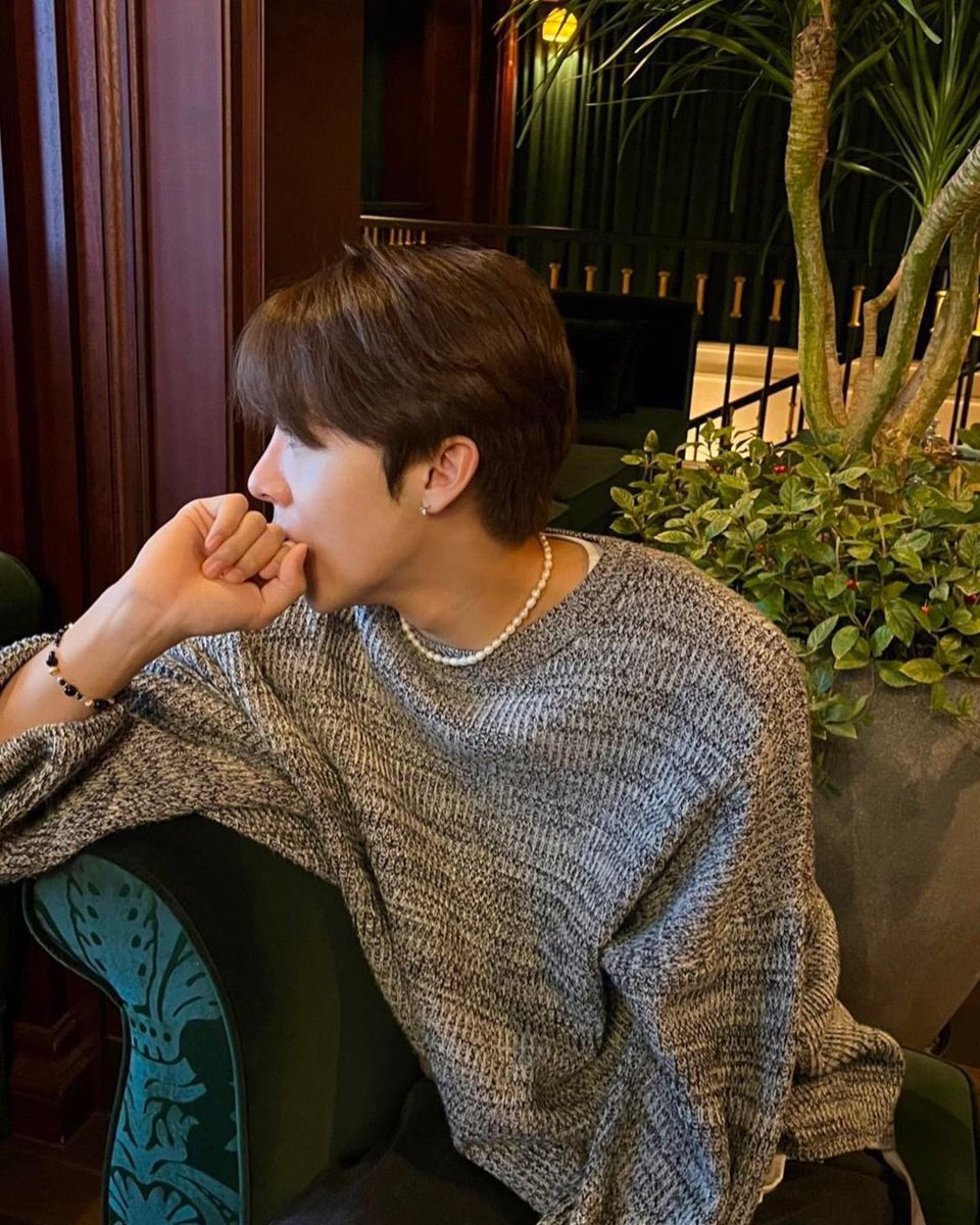 ev2d0's tweet image. 아    홍익대만 이런남자갖고진짜억울합니다