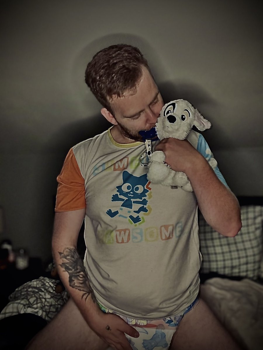 MaxenceLittle's tweet image. cuddle time with patch 🥺🐶
#abdl #abdlboy #diaperboy #diaperlover #ageplay