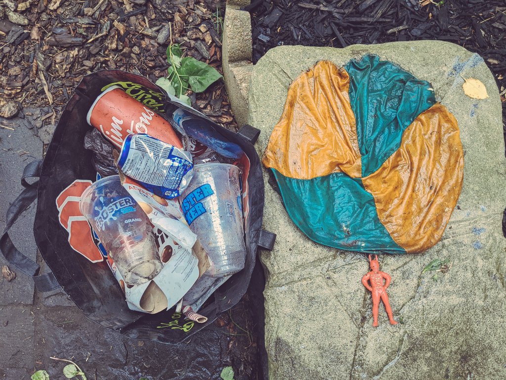 LitterOld's tweet photo. Wow! My first ever #littered paratrooper! Makes an exciting change from all the plastic cups we pick up daily.
Found the paratrooper on a storm drain. Was he sent here by the Dim and Dumb @realDonaldTrump as part of his Make Canada The 51st State blather? https://t.co/KtnWEewRKL