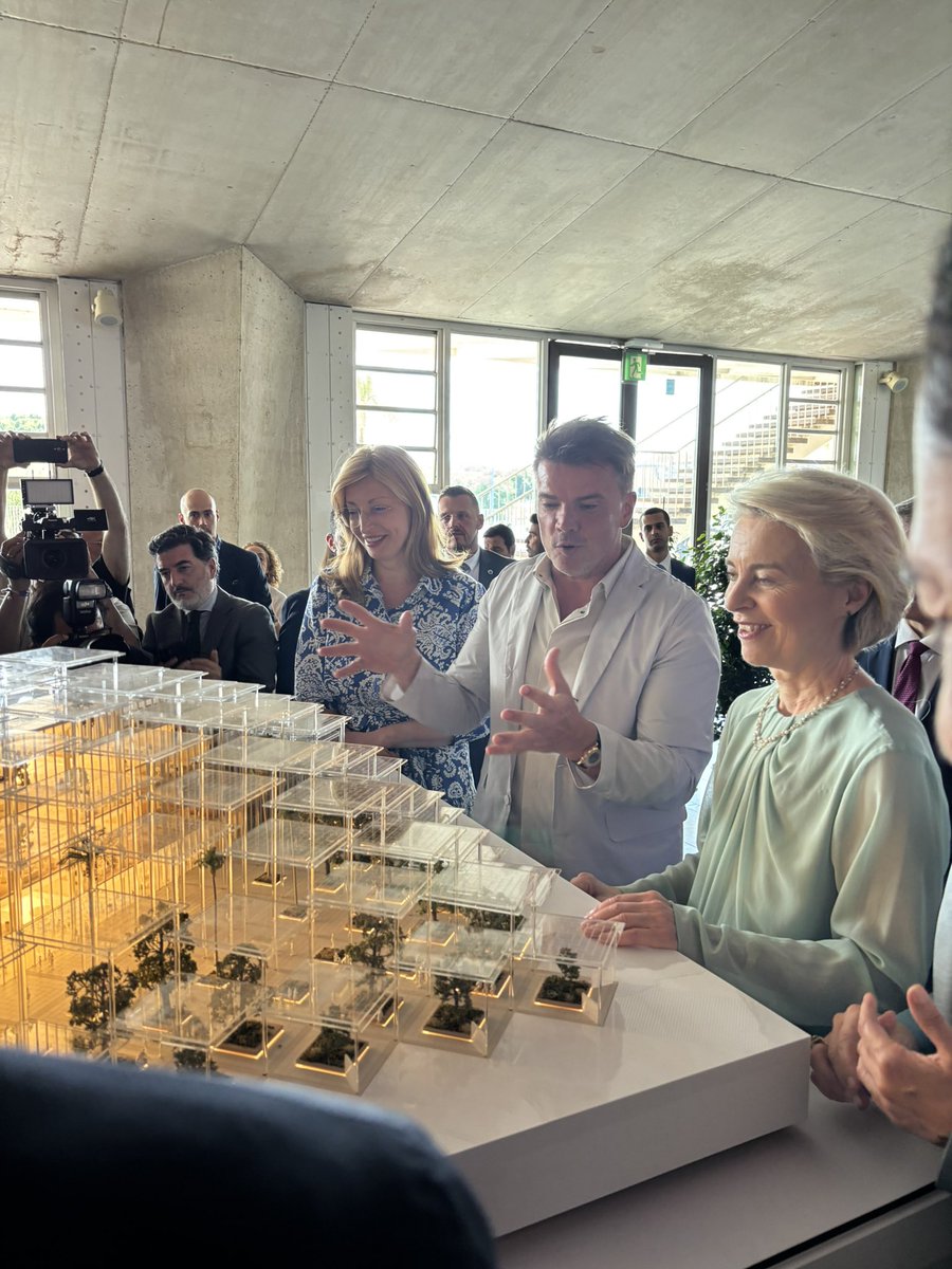I would also like to extend my gratitude to the architects - Bjarke Ingels Group, who designed this innovative building and presented it to us today. (2/4)