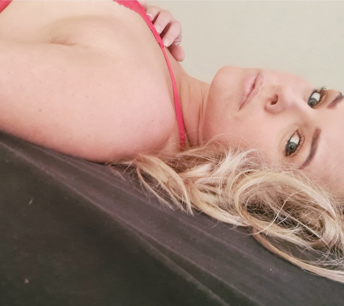 I always put perfume on before I go to bed because then my pillow starts to smell like me and it reminds me of me and it makes me happy because I love me 🥰