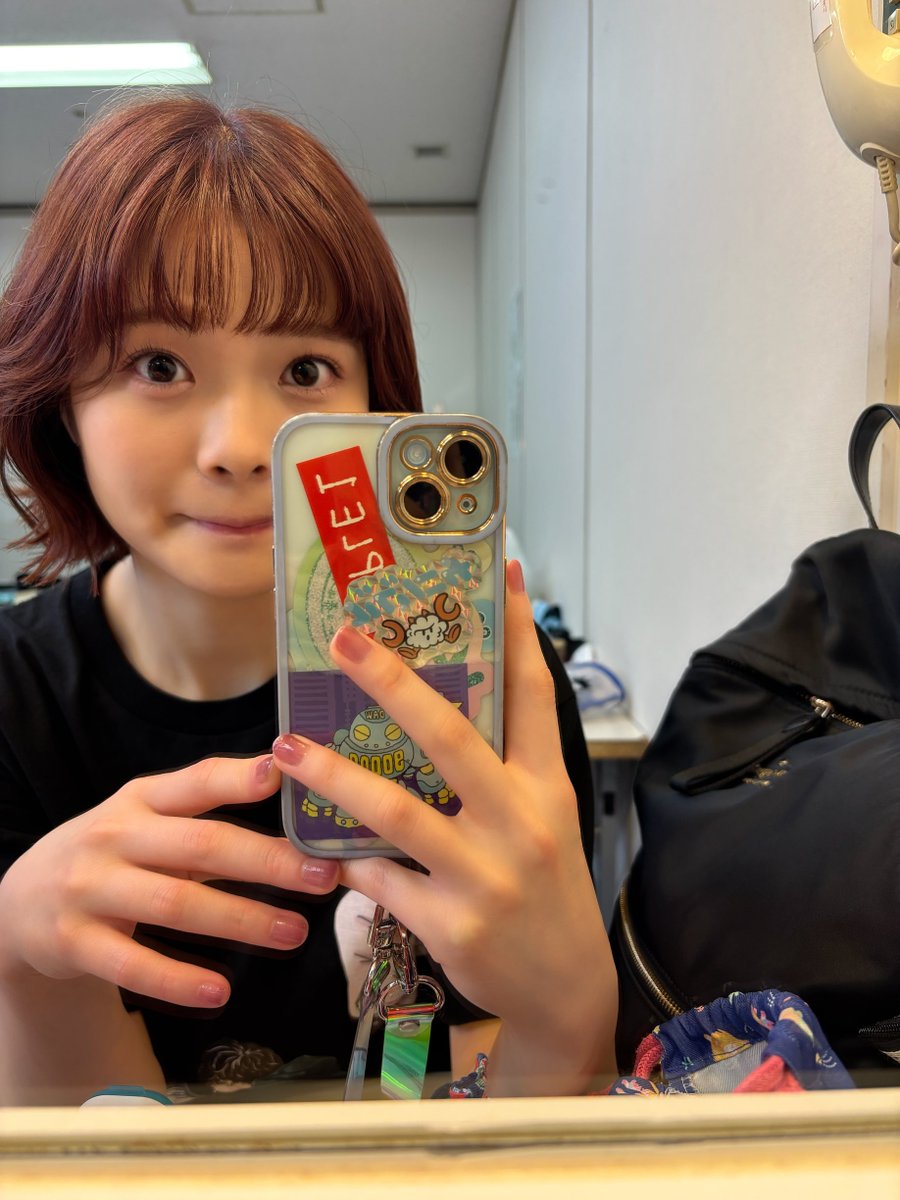 ダウ90000第七回演劇公演「ロマンス」
4日目終わり！ありがとうございました〜

明日は14:00〜！14時だよお間違いねぐ📻

普段長風呂してコンディション整えてるつもりなのに、飲酒して湯船も浸からずﾃｷﾄｰに風呂入った次の日のが両目二重ぱっちりでコンディション良いの何😔嬉しくて撮ったけど😔