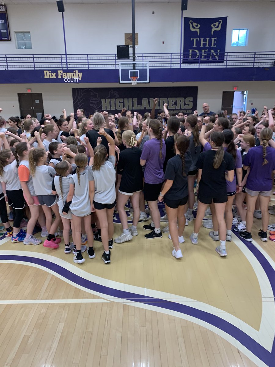 The staff &amp; campers are READY‼️ It’s time to have a great week of Highlander girls basketball camp 🏀🔥 
.
#GoHighlanders 🦁