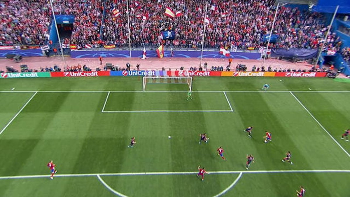 <a href="/ActuFoot_/">Actu Foot</a> <a href="/Takuuu___/">Mathis</a> Apres il voit le terrain comme ça lui